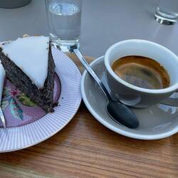Pause, Espresso Doppio und Mohntorte