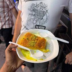 Back in the city, we get a last knafah - this stuff is addictive!