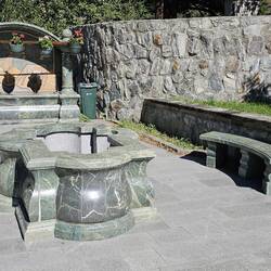 und der Brunnen dazu