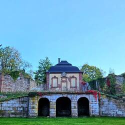 Saalgarten mit barockem Pavillon