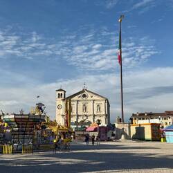 Auf den gesamten Piazza Grande ist "Chilbi"