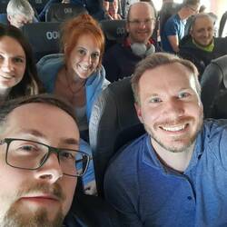 Finde die 7 Personen der Urlaubsgruppe 🙃