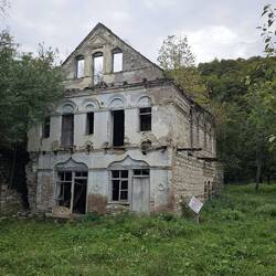 ein so schönes Haus, und so kaputt 🙁