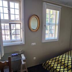 Kleines Zimmer à la Spitzweg