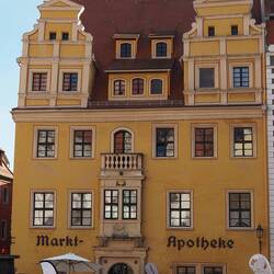 Alte Herrenhäuser teilen sich die Stadt...