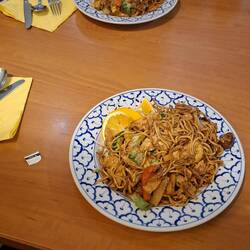 Noch ein letztes leckeres Essen in der alten Heimat beim Thailänder, bevor wieder Tapas-Time ist 😋