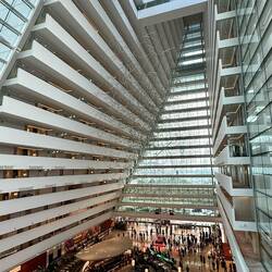 Das Hotel "Marina Bay Sands Resort" sieht im Inneren sehr spektakulär aus.