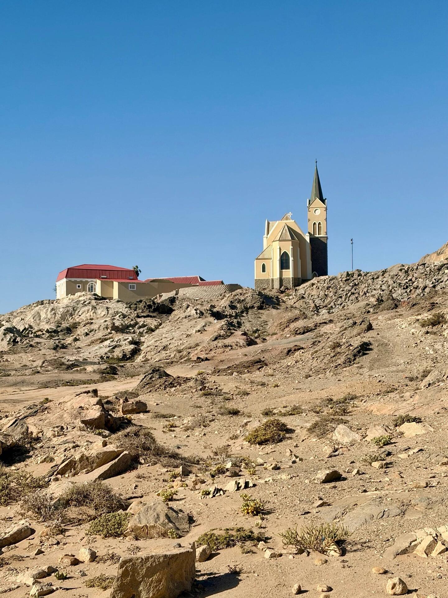 Oben auf dem Diamantberg steht die Felsenkirche