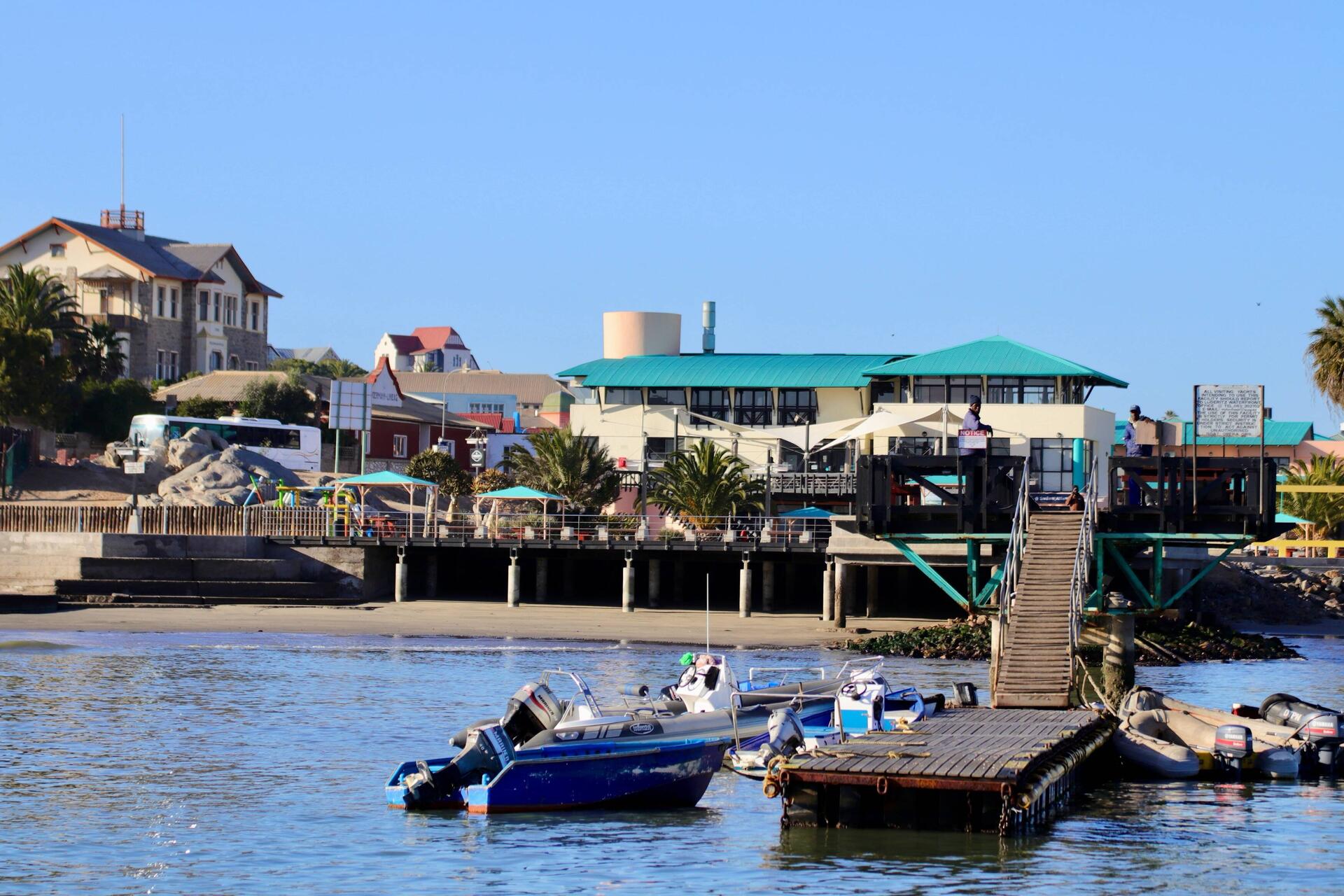Wir starten im Hafen von Lüderitz
