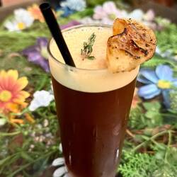 Americano mit Ananassaft = sehr lecker 😋