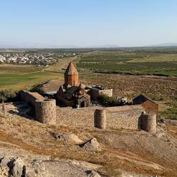 Die Anlage stammt aus dem 17. Jh. hat aber eine große Bedeutung für die Christen Armeniens