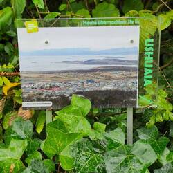 Jeder Platz hat sein eigenes Schild! Wir übernachten in Ushuaia!