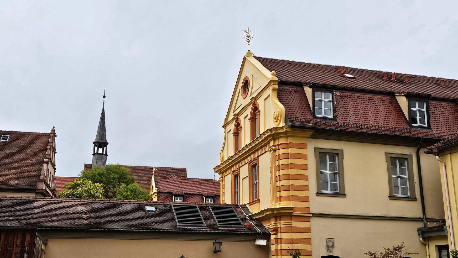 Der reiche Bürger Johannes von Steren stiftete 1316 das Bürgerspital zum Heiligen Geist...