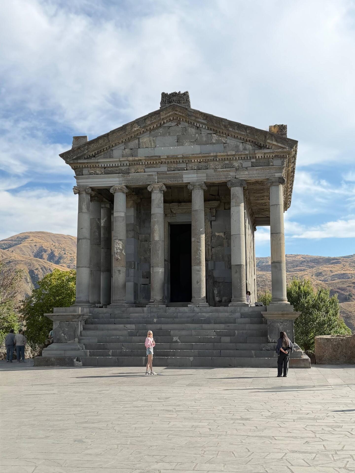 Der einzige erhaltene griechisch-römische Säulentempel Armeniens.