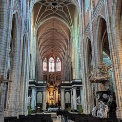 Mittelschiff der St.-Bavo-Kathedrale