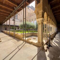 Canonical cloister from the Norman period — Duomo di Cefalù.