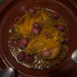 Tajine mit Hähnchen, Oliven und Salzzitrone