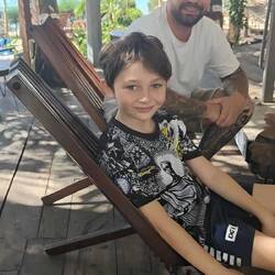 Grüße von unserem Sohn Samuel mit Enkel Leevi die schon fast 6 Jahre in Ho Chi Minh (Vietnam) leben.