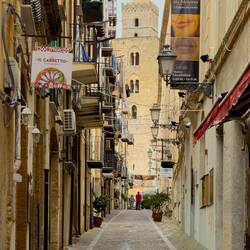 After lunch, we return to the street that leads up to the duomo to visit another museum — Cefalù.