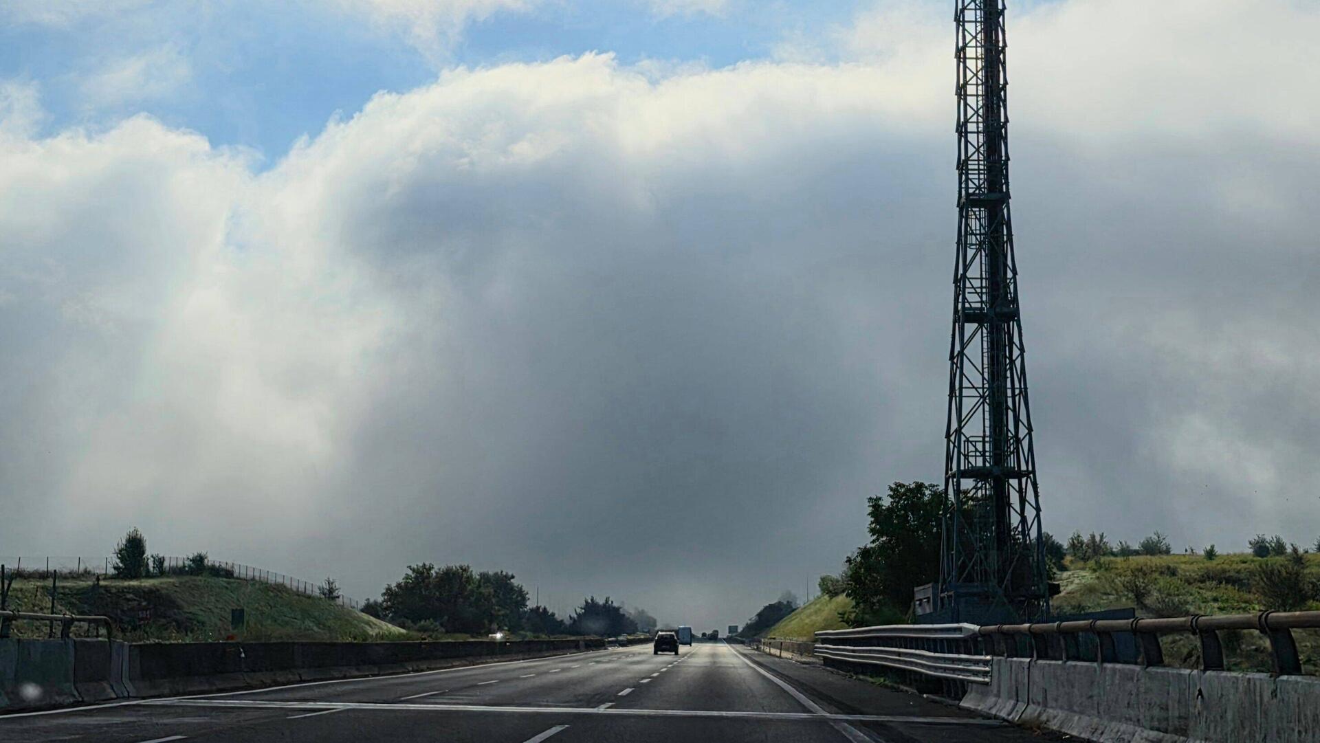 Rein in den Nebel.