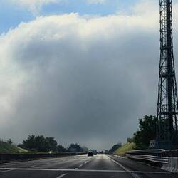 Rein in den Nebel.