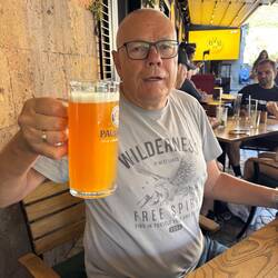 Wo Peter endlich mal wieder sein heiß geliebtes Hefeweizenbier trinken konnte