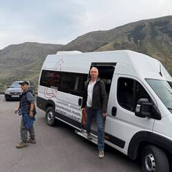 Als Renter ließen wir uns natürlich zum zum Kloster hochfahren