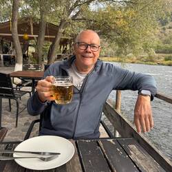 Sitzen direkt am Ufer der Kura, welche dann auch durch Tbilisi fließt