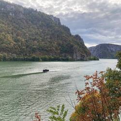 selten sieht man ein Boot auf dem Wasser. Richtige Schiffe garnicht