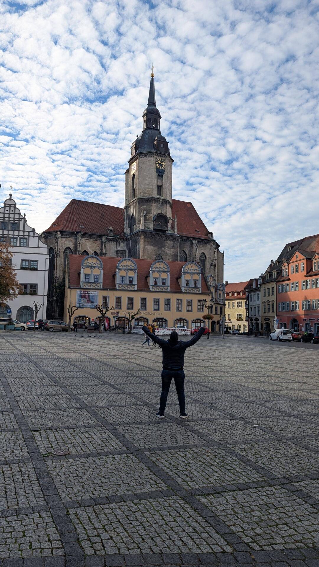 Marktplatz und Stadtkirche St. Wenzel