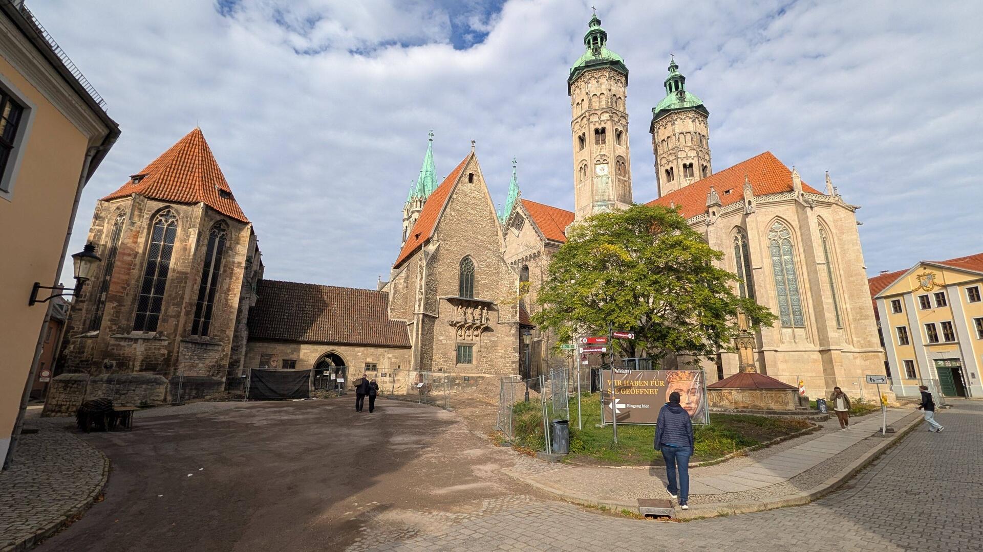 Vor dem Dom