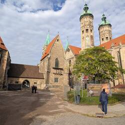 Vor dem Dom