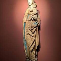 Diverse Statuen des Domschatzes