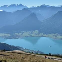 Ausblick auf den Wolfgangsee und das Dachsteingebirge.