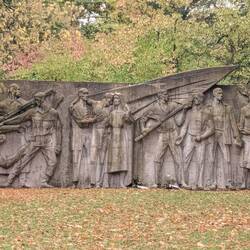 Relief "Kämpfer gegen den Faschismus"