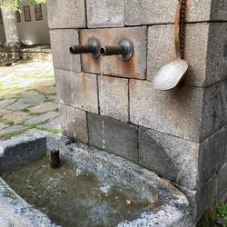 Weihwasser?