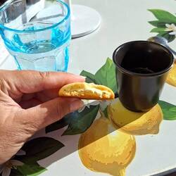 Jetzt einen Espresso, ...