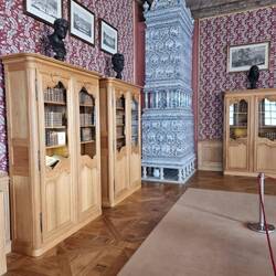 Anina: unter Bibliothek habe ich mir was grösseres vorgestellt