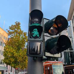 Mainzelmännchen entscheiden wer die Straßen überqueren darf