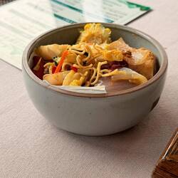 Group "throwaway" bowl at the table. 😳