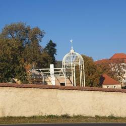 Schloss hinter Schlossmauer