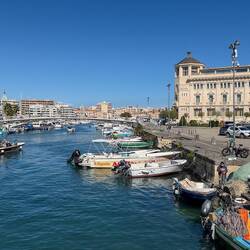To the left of here is Ortigia Island ... to the right mainland Siracusa.