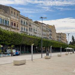 Foro Vittorio Emanuele II ... waterfront promenade near Lungo Porta Marina — Ortigia Island.