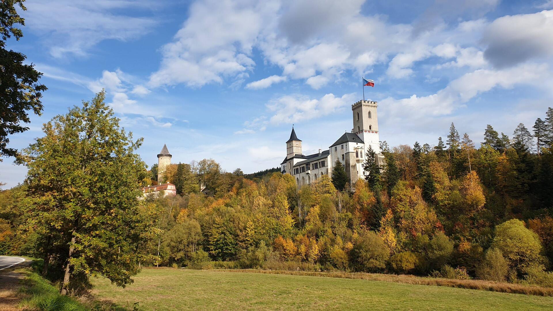 Die Rosenburg von links