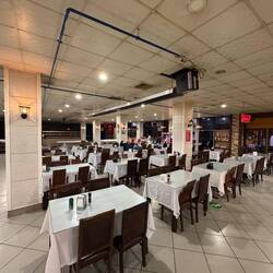... nicht besonderes, aber wir hatten den Saal für uns ganz allein