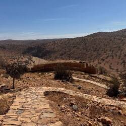 Der Agadir liegt etwas unterhalb des Dorfes