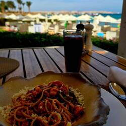 Mittagessen im Alex mit Blick aufs Meer