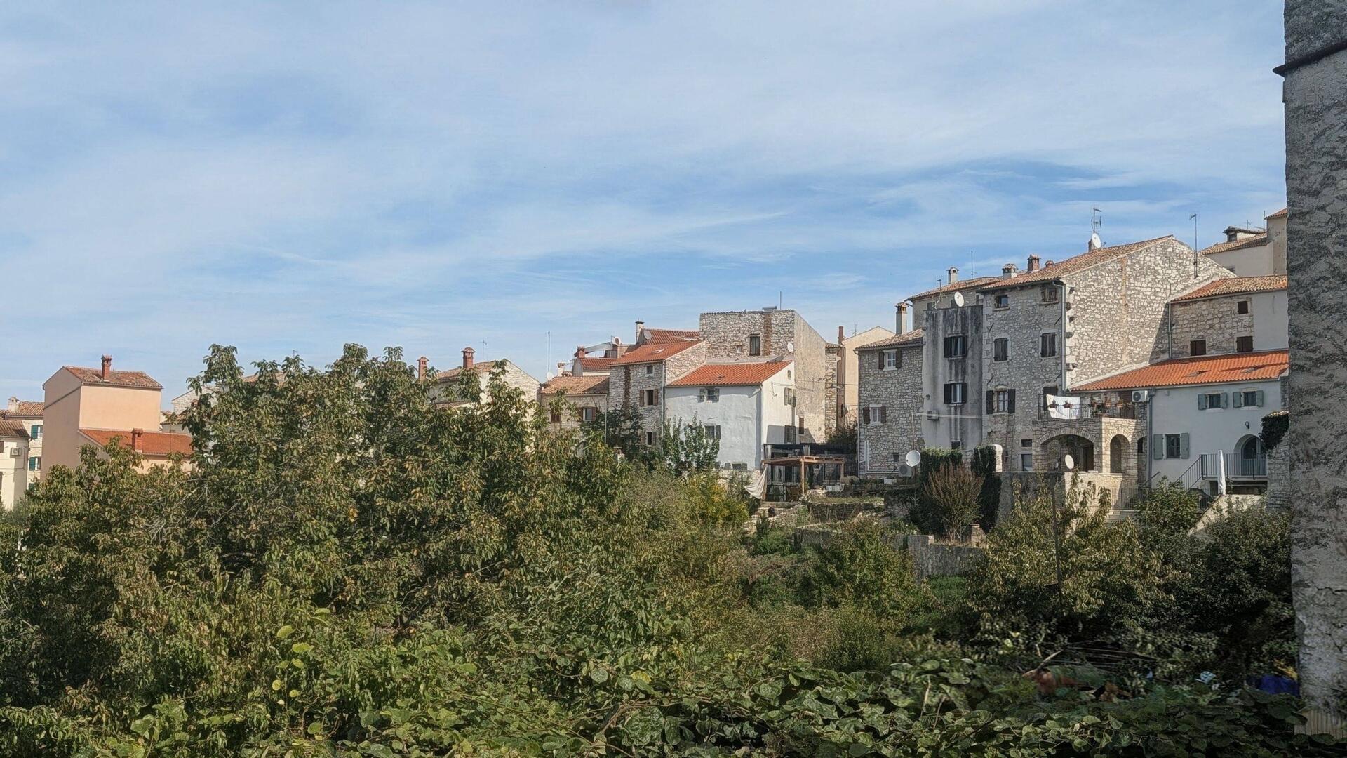 Bale - ein erster Blick auf das kleine Dorf
