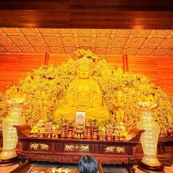 Buddha with worshippers