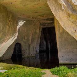 The Ropemakers' Cave ... from the outside.